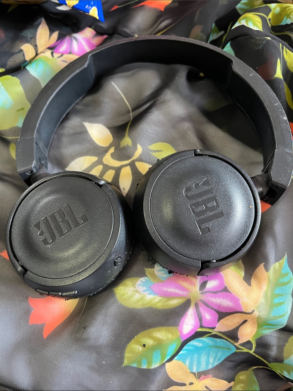 JBL Black On-Ear Wireless Headphones